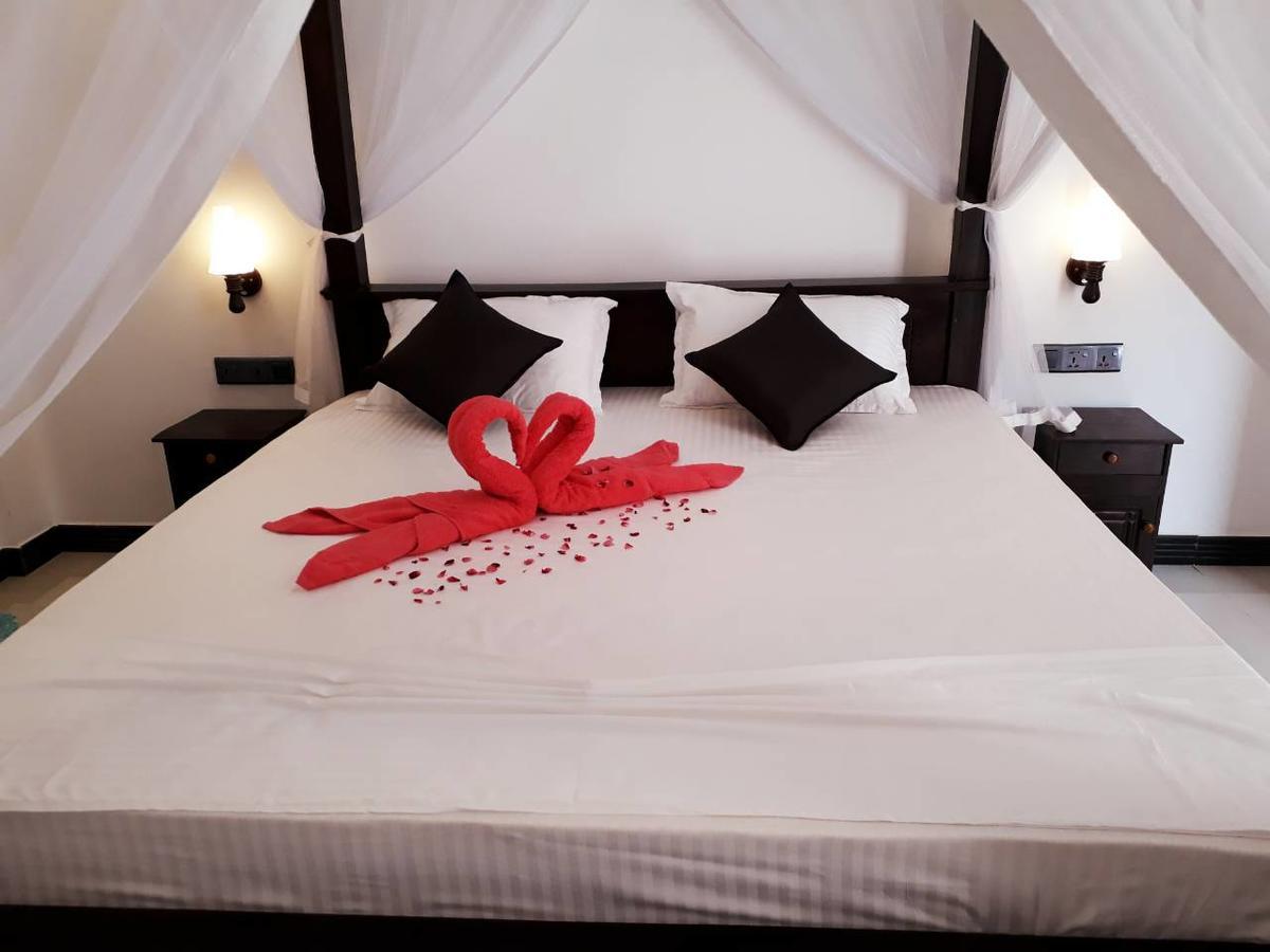 Turtle Reef Guest Bed & Breakfast Mirissa Bagian luar foto