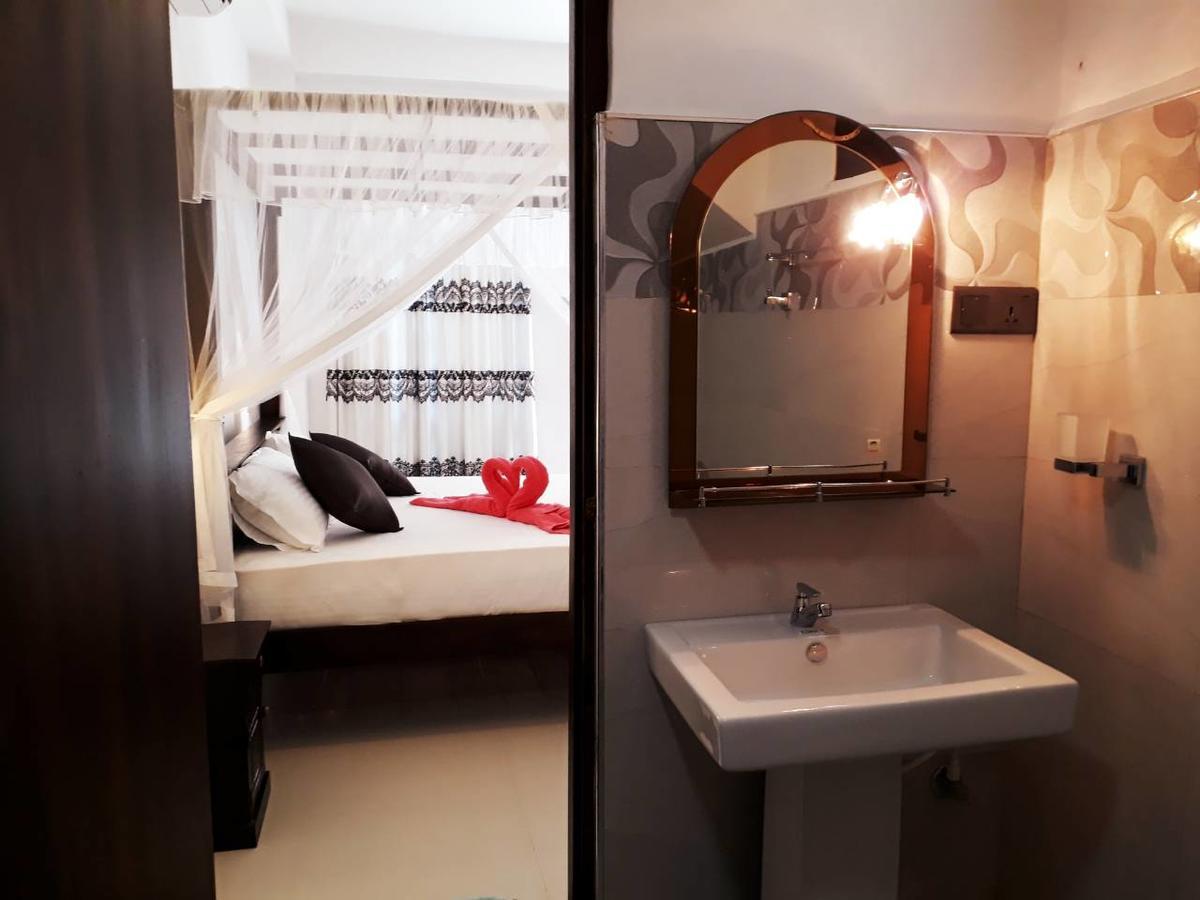 Turtle Reef Guest Bed & Breakfast Mirissa Bagian luar foto