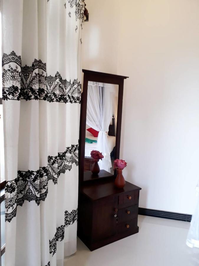 Turtle Reef Guest Bed & Breakfast Mirissa Bagian luar foto