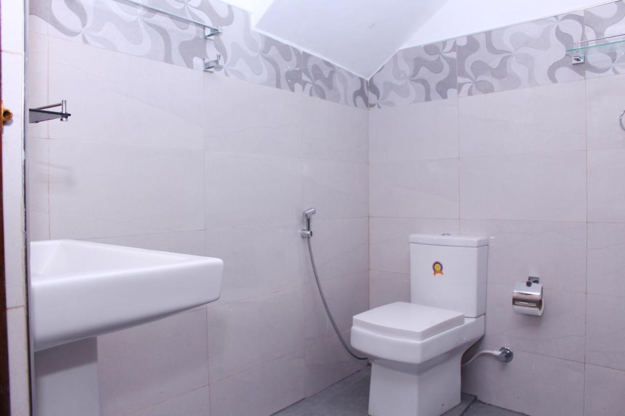 Turtle Reef Guest Bed & Breakfast Mirissa Bagian luar foto
